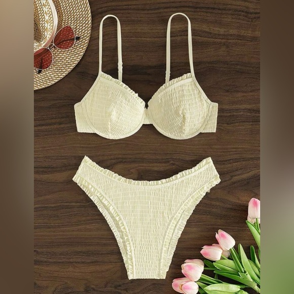 Cream Ruffled Bikini Set - Picture 3 of 11